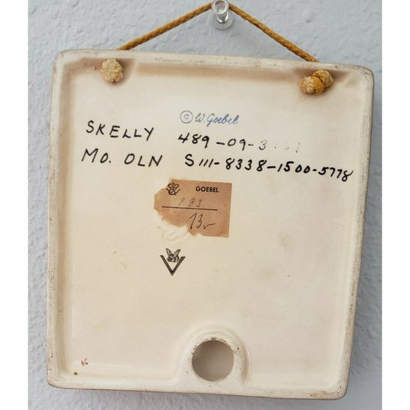 Goebel Hummel Little Fiddler Wall Plaque HUM 93 TMK2 Full Bee - Picture 2 of 3